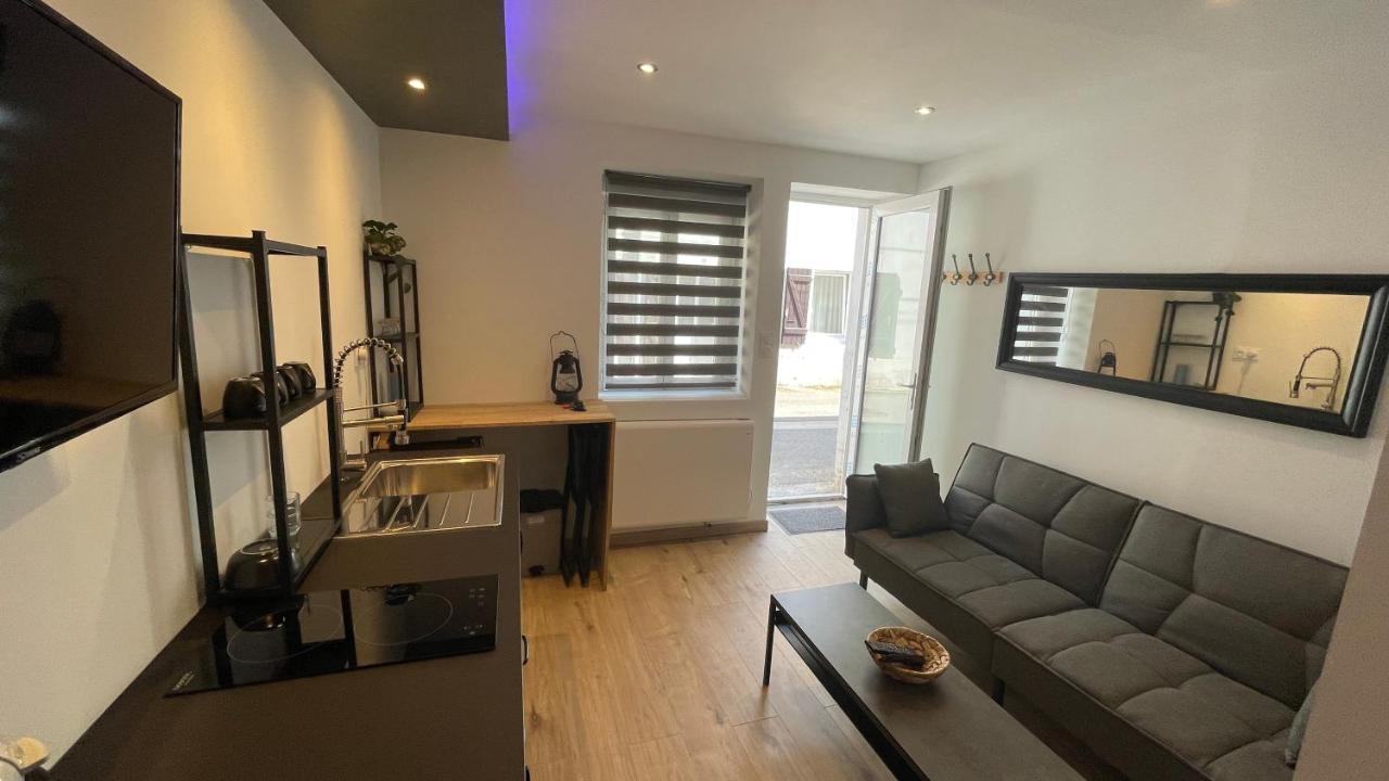 Bienvenue Chez Vous "Appartement Classe 2 Etoiles En Rdc Avec Espace Exterieur Et Parking" Dole Ngoại thất bức ảnh