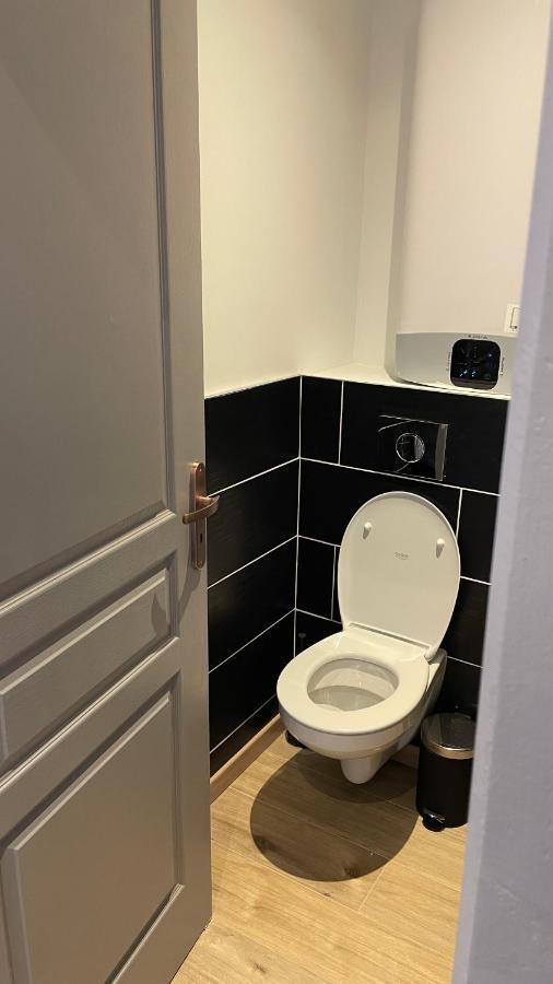 Bienvenue Chez Vous "Appartement Classe 2 Etoiles En Rdc Avec Espace Exterieur Et Parking" Dole Ngoại thất bức ảnh