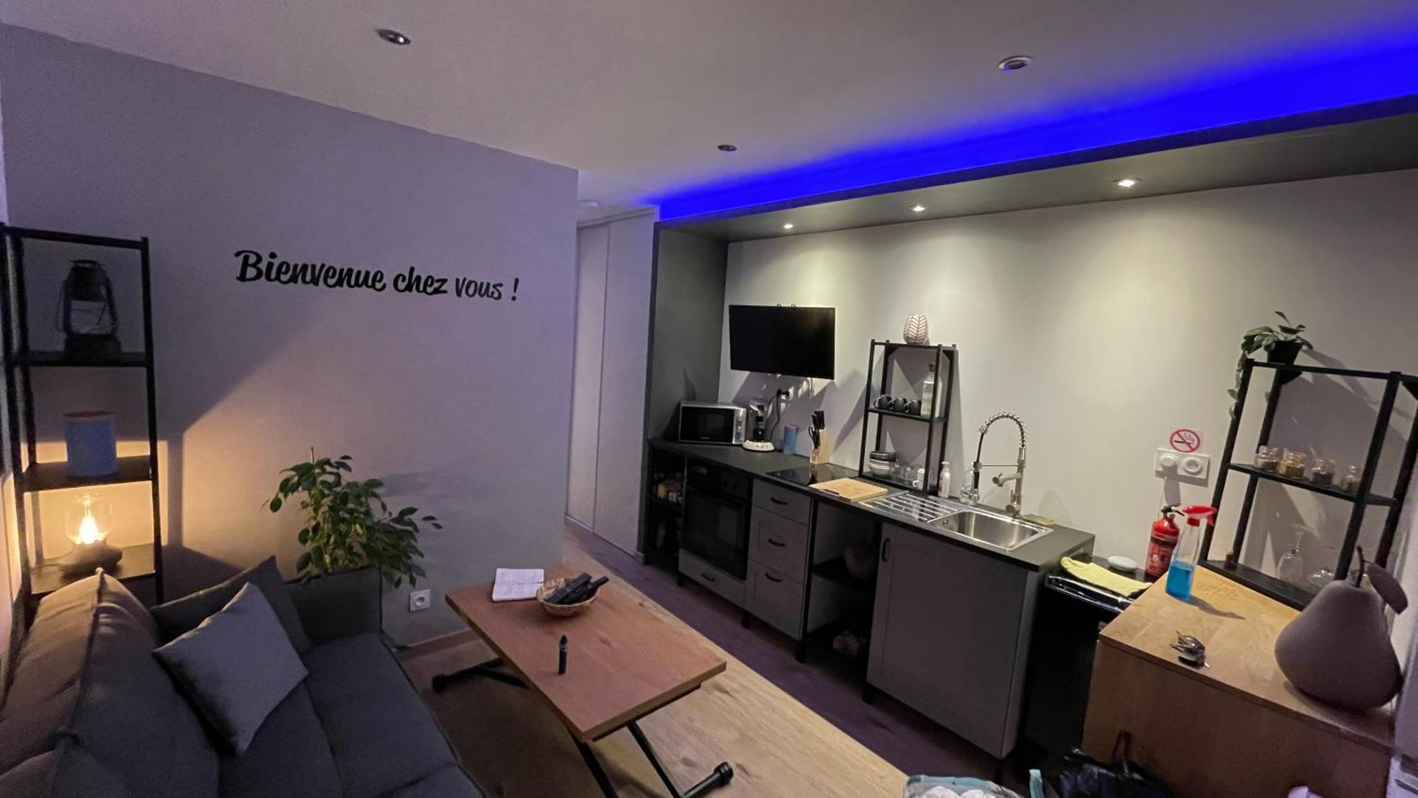 Bienvenue Chez Vous "Appartement Classe 2 Etoiles En Rdc Avec Espace Exterieur Et Parking" Dole Ngoại thất bức ảnh